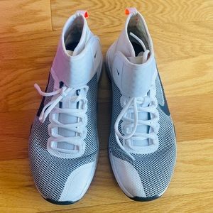 EUC Nike Air Zoom Strong 2